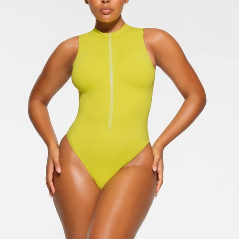 🌷🎉host pick SKIMS ZIP FRONT ONE PIECE SWIM IN CITRUS YELLOW